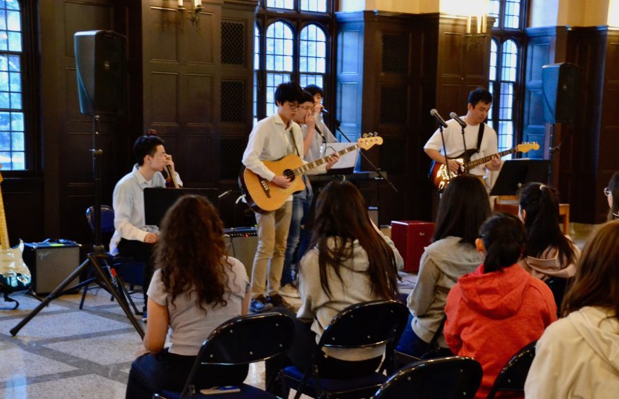 Student band “Cold Rice Party” plays farewell concert in Great Hall for friends and fans