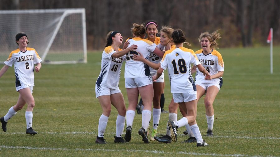 Womens soccer advances to MIAC Championship with 3-1 win over St. Olaf