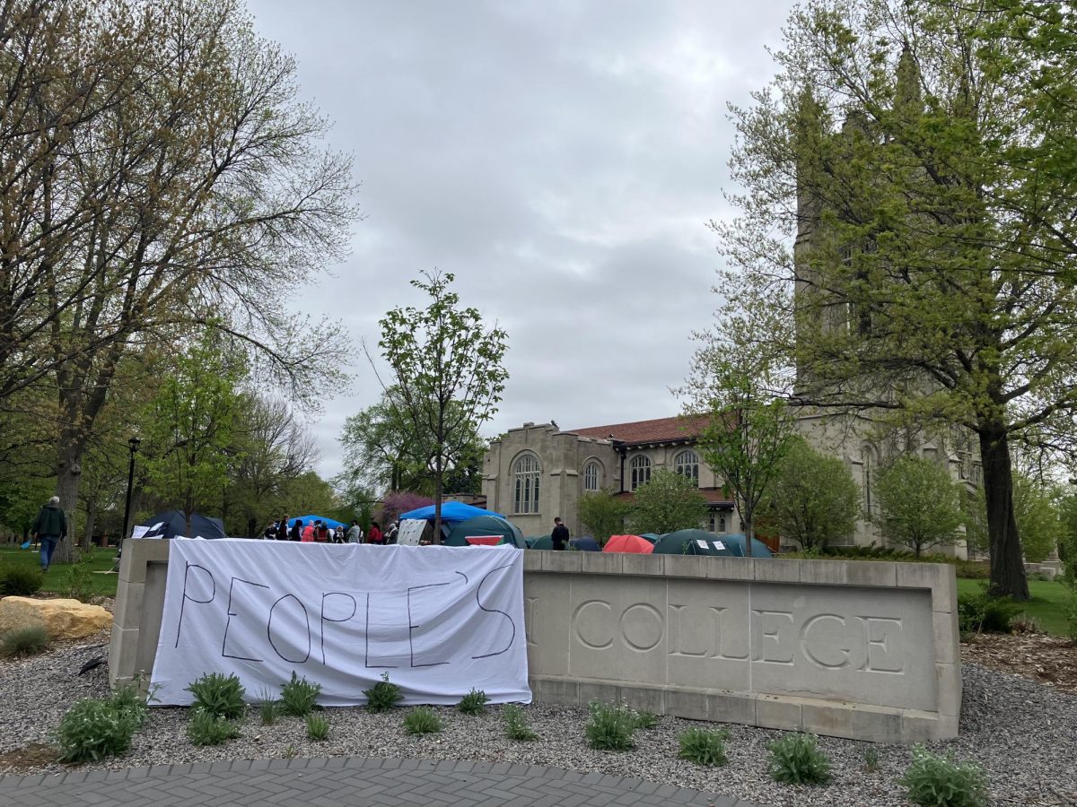 Students for Justice in Palestine set up an encampment on the Chapel Lawn on Thursday morning for the Board of Trustees visit to Carleton.
